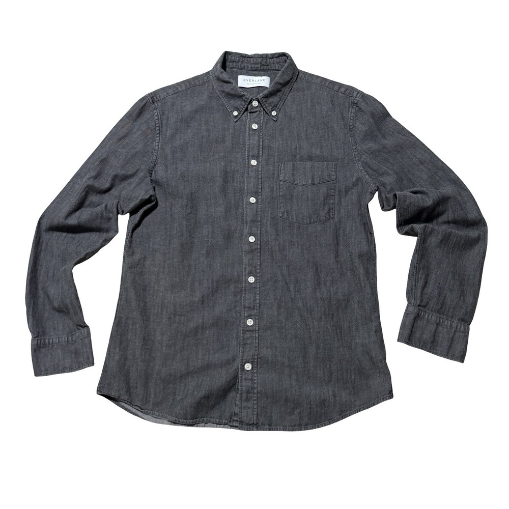 Everlane Men’s Button-Down Shirt in Charcoal Gray
